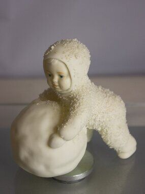 Dept 56 Snowbabies Baby With Snowball Figurine
